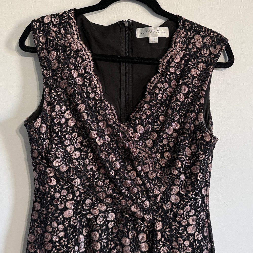 Tahari Arthur S. Levine Black Floral Lace Gown Champagne Lining Size 12 - Picture 7 of 12